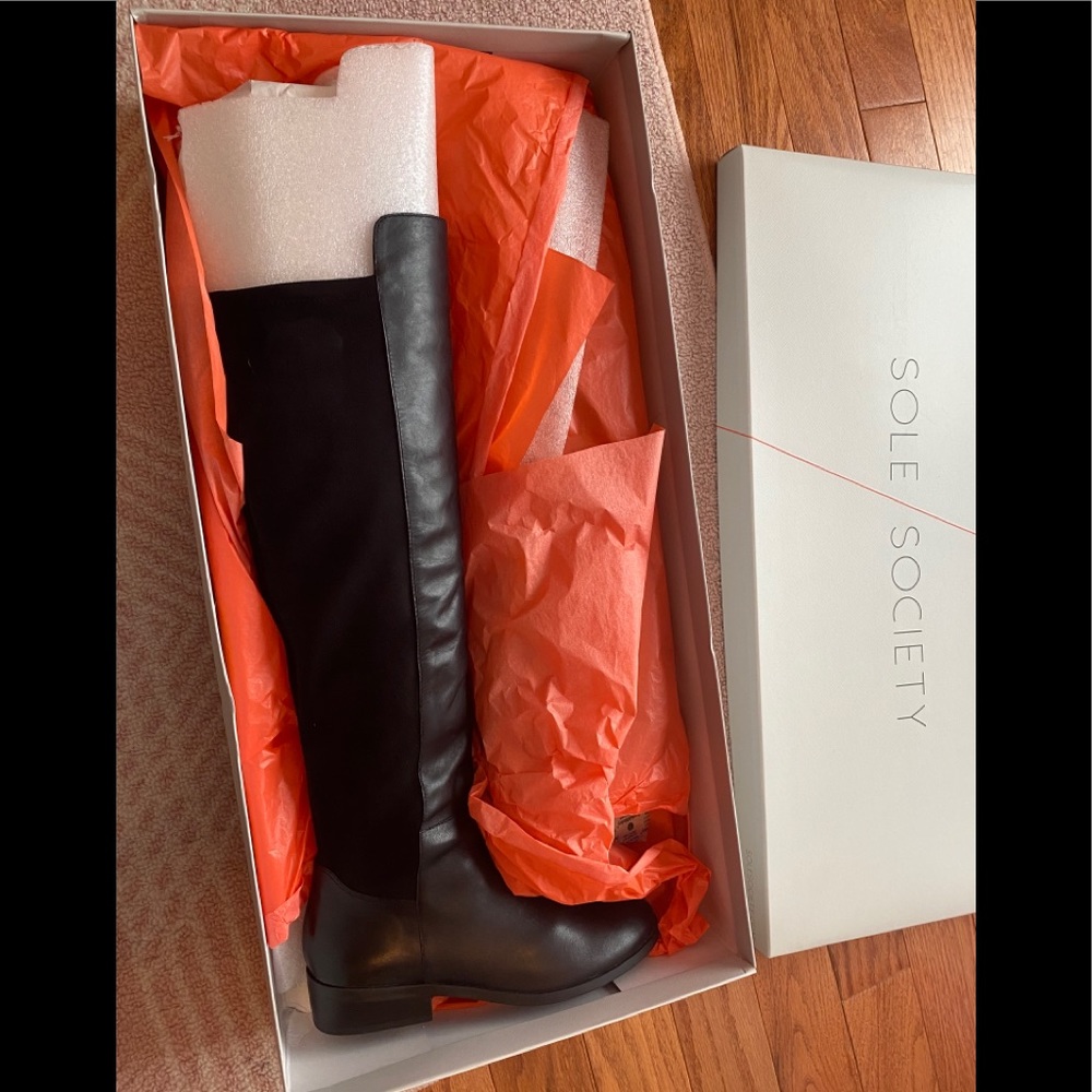 NEW IN THE BOX! Leather boots